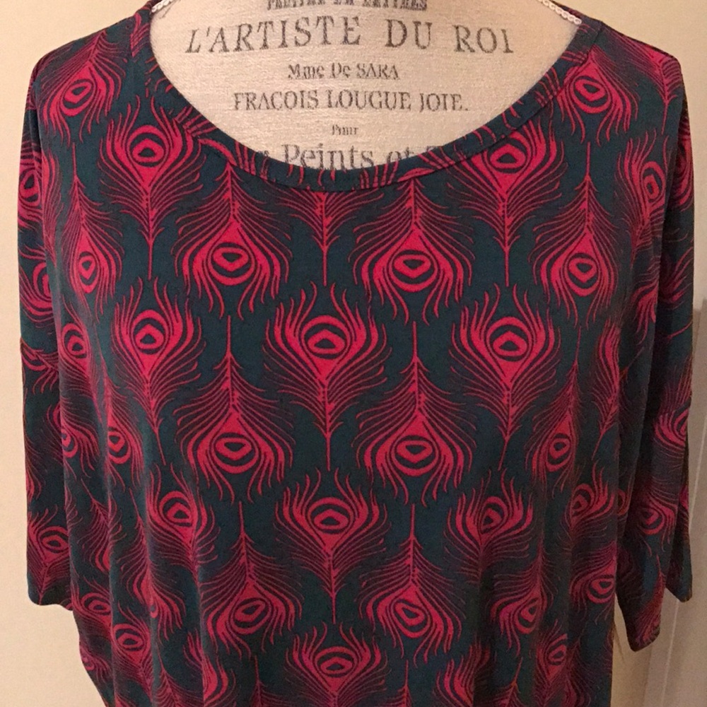 🦄NWT LuLaRoe Peacock Feather Top🦄 - Picture 2 of 5